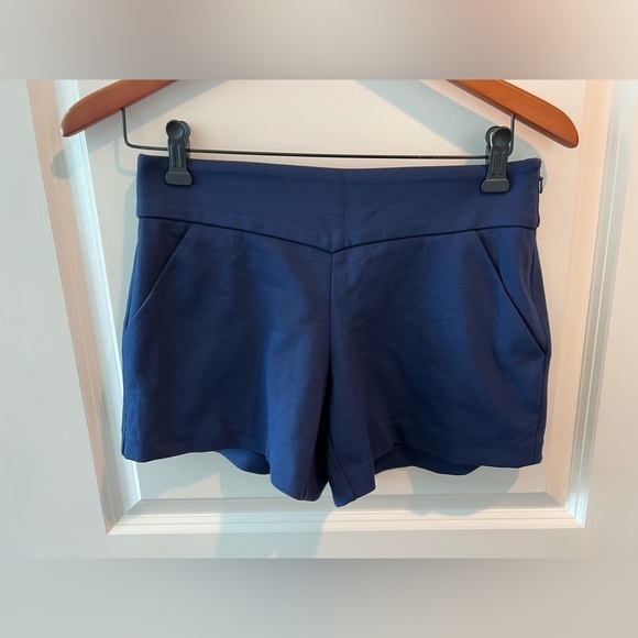 Lilly Pulitzer Short - Picture 3 of 15